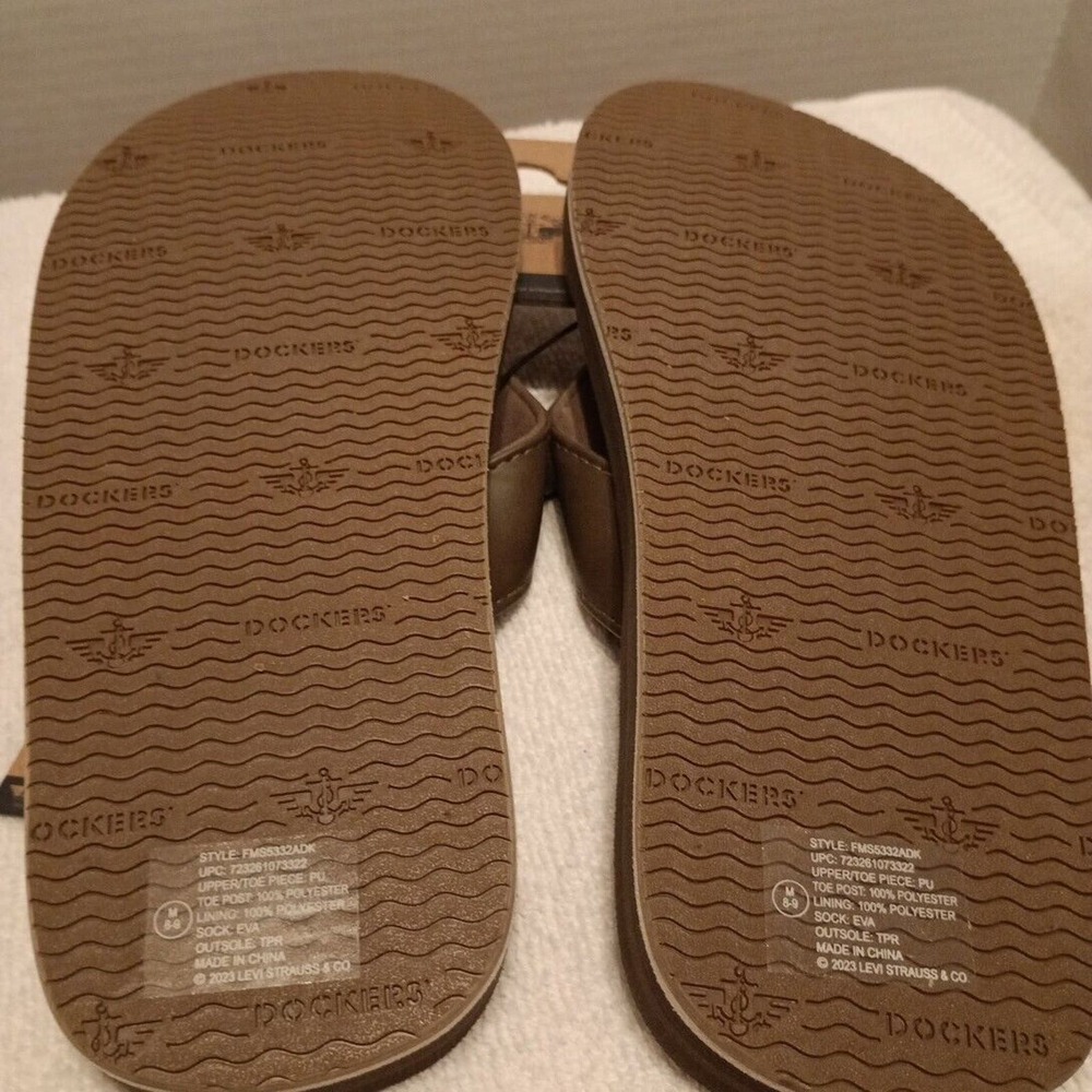Dockers Thong Sandals - Picture 6 of 7